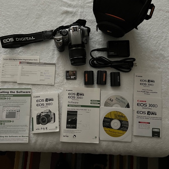 CANON EOS - Digital Rebel DS6041 DSLR Camera W/ Lens / 6.3 Megapixel - Picture 2 of 16